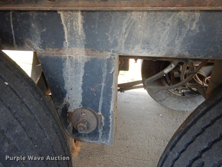 image for item K5837 2003 Utility 3000R refrigerated van trailer