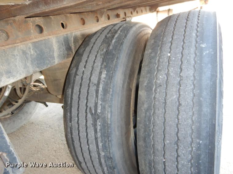 image for item K5837 2003 Utility 3000R refrigerated van trailer