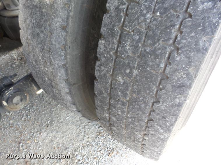 image for item K6361 2005 Kenworth W900 semi truck with tow truck attachment