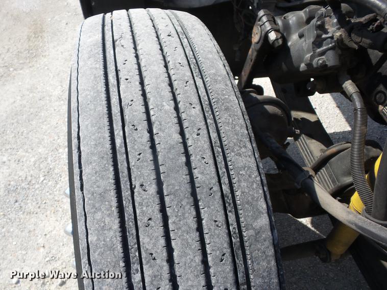 image for item K6361 2005 Kenworth W900 semi truck with tow truck attachment