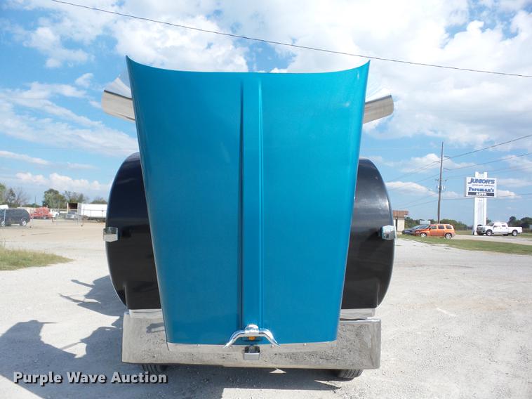 image for item K6361 2005 Kenworth W900 semi truck with tow truck attachment