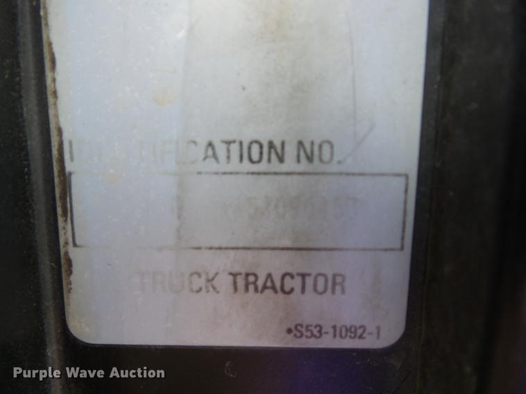 image for item K6361 2005 Kenworth W900 semi truck with tow truck attachment