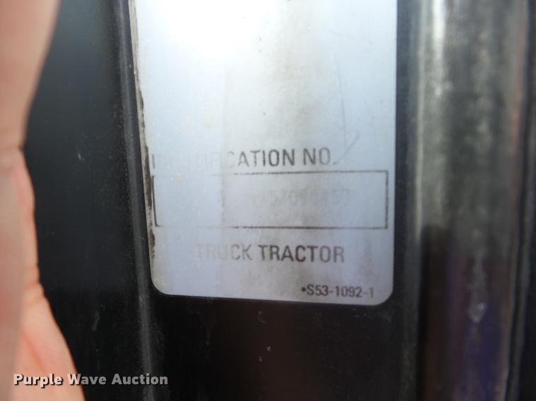 image for item K6361 2005 Kenworth W900 semi truck with tow truck attachment