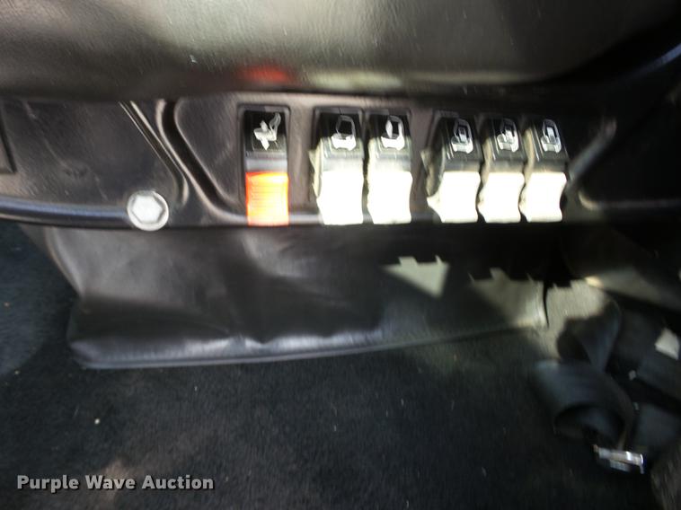 image for item K6361 2005 Kenworth W900 semi truck with tow truck attachment