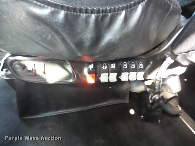 image for item K6361 2005 Kenworth W900 semi truck with tow truck attachment