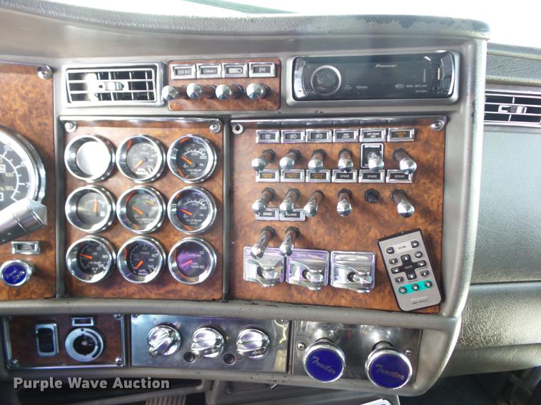 image for item K6361 2005 Kenworth W900 semi truck with tow truck attachment