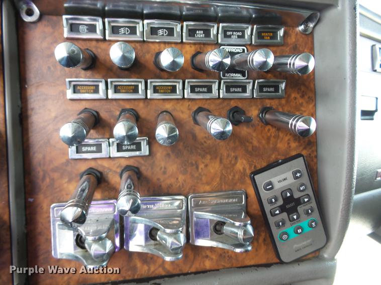 image for item K6361 2005 Kenworth W900 semi truck with tow truck attachment