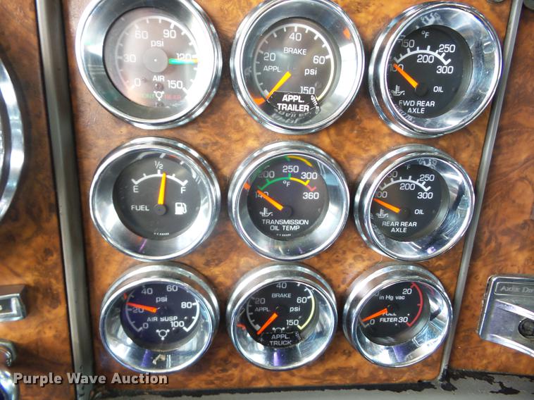 image for item K6361 2005 Kenworth W900 semi truck with tow truck attachment