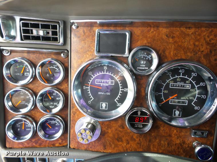 image for item K6361 2005 Kenworth W900 semi truck with tow truck attachment