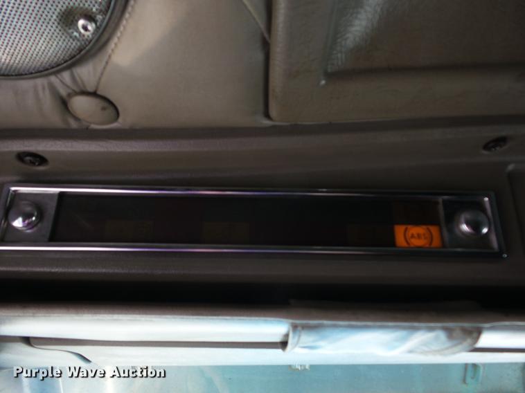 image for item K6361 2005 Kenworth W900 semi truck with tow truck attachment