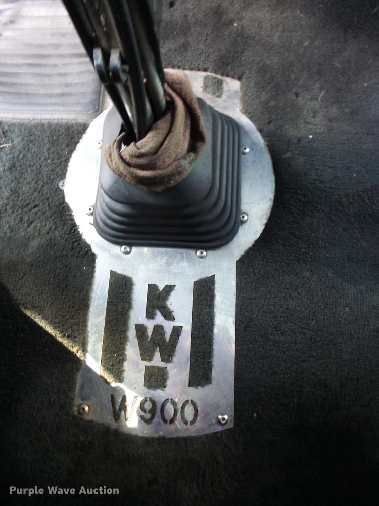 image for item K6361 2005 Kenworth W900 semi truck with tow truck attachment