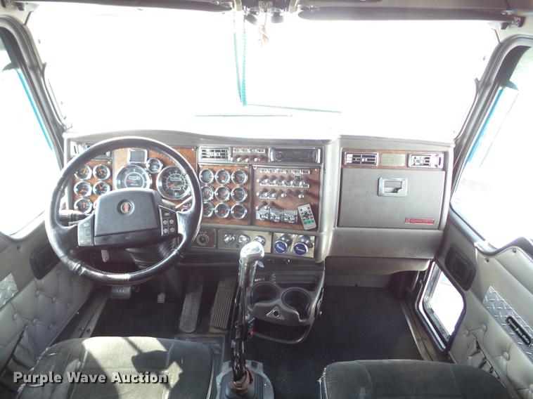 image for item K6361 2005 Kenworth W900 semi truck with tow truck attachment