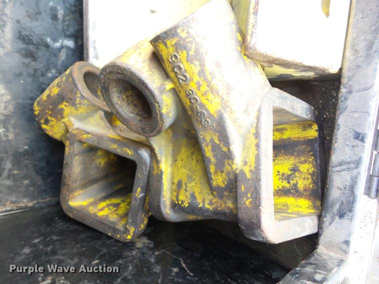 image for item K6361 2005 Kenworth W900 semi truck with tow truck attachment