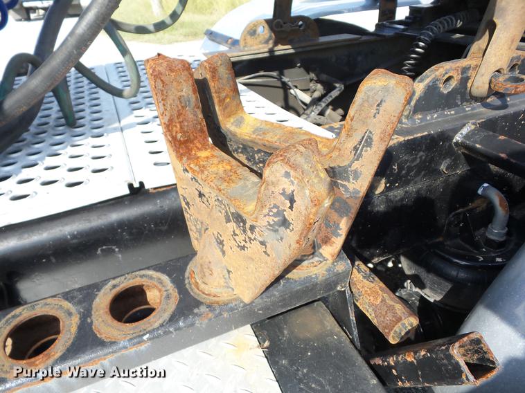 image for item K6361 2005 Kenworth W900 semi truck with tow truck attachment