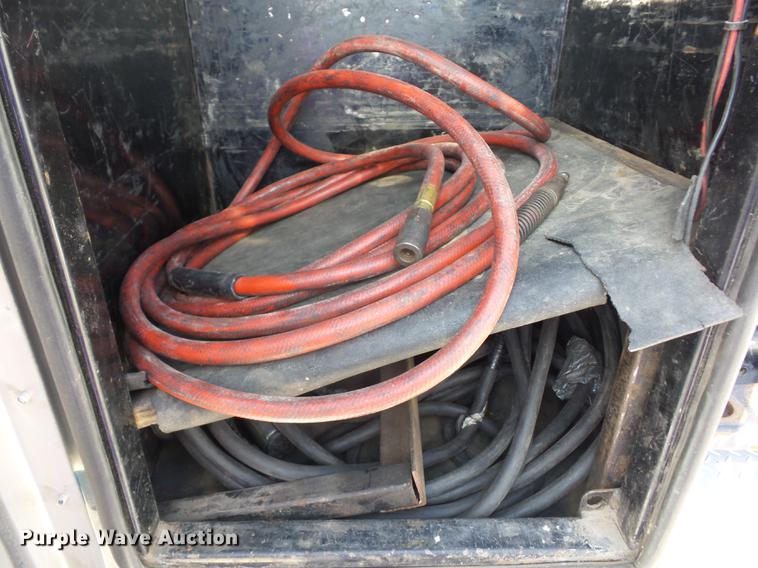 image for item K6361 2005 Kenworth W900 semi truck with tow truck attachment