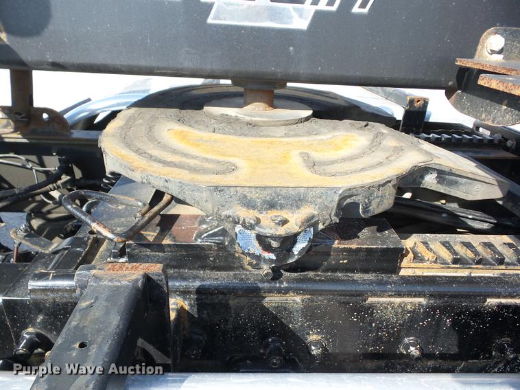 image for item K6361 2005 Kenworth W900 semi truck with tow truck attachment