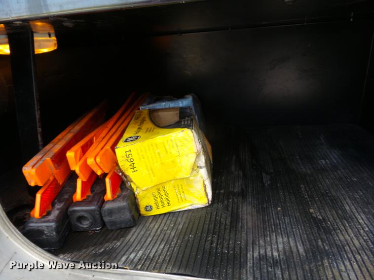 image for item K6361 2005 Kenworth W900 semi truck with tow truck attachment