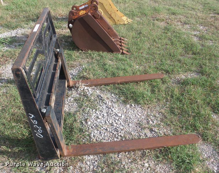 image for item AY9657 Skid steer pallet forks