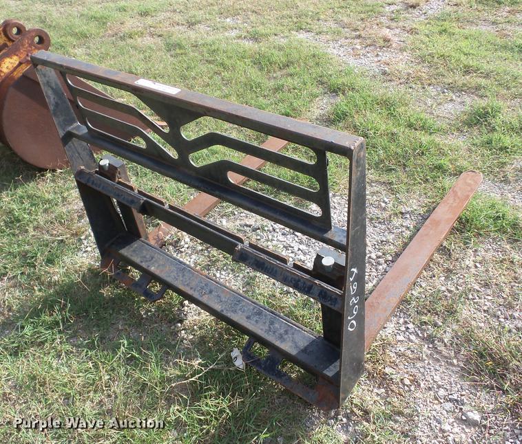 image for item AY9657 Skid steer pallet forks