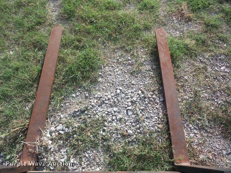 image for item AY9657 Skid steer pallet forks