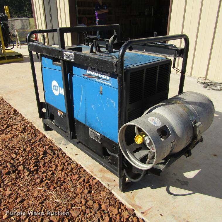 image for item AZ9388 Miller Bobcat 250 welder/generator
