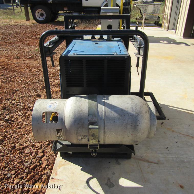 image for item AZ9388 Miller Bobcat 250 welder/generator