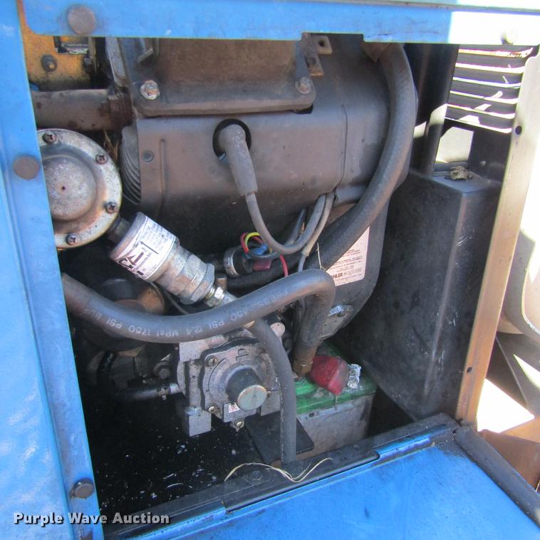 image for item AZ9388 Miller Bobcat 250 welder/generator