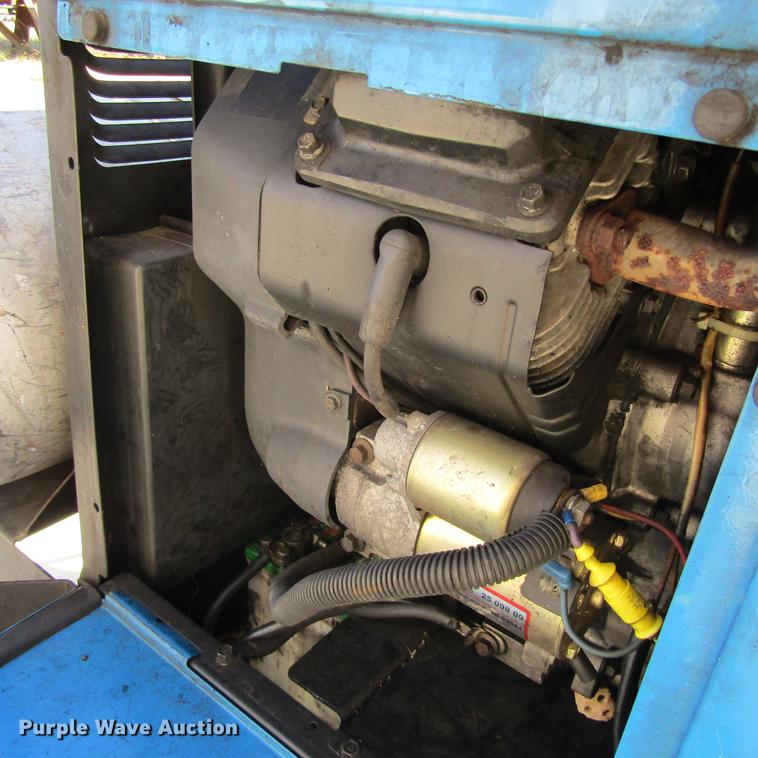 image for item AZ9388 Miller Bobcat 250 welder/generator