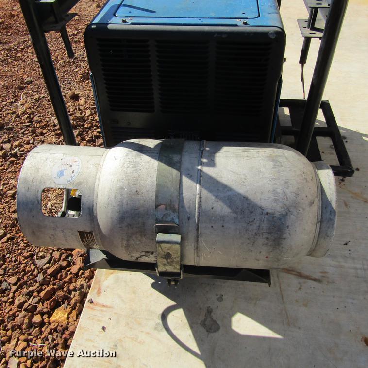 image for item AZ9388 Miller Bobcat 250 welder/generator