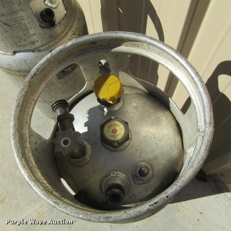 image for item AZ9388 Miller Bobcat 250 welder/generator