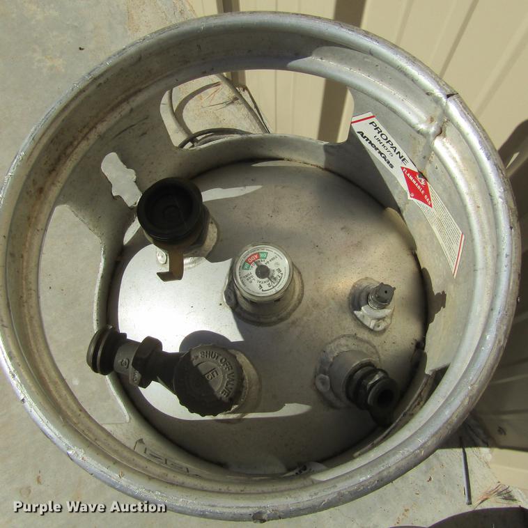 image for item AZ9388 Miller Bobcat 250 welder/generator