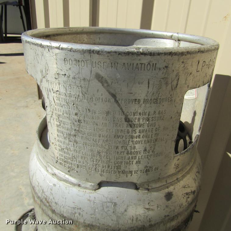 image for item AZ9388 Miller Bobcat 250 welder/generator