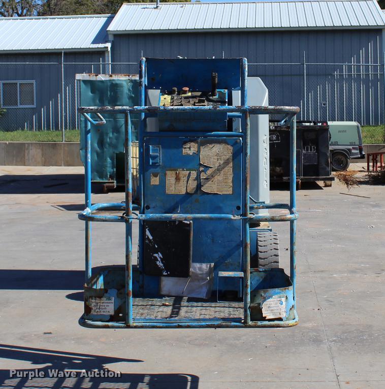 image for item BE9426 2006 Genie Z-30/20N boom lift