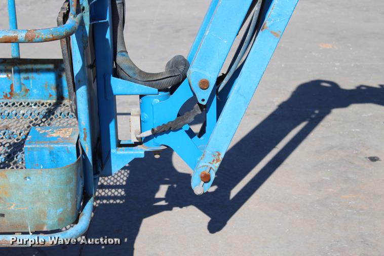 image for item BE9426 2006 Genie Z-30/20N boom lift