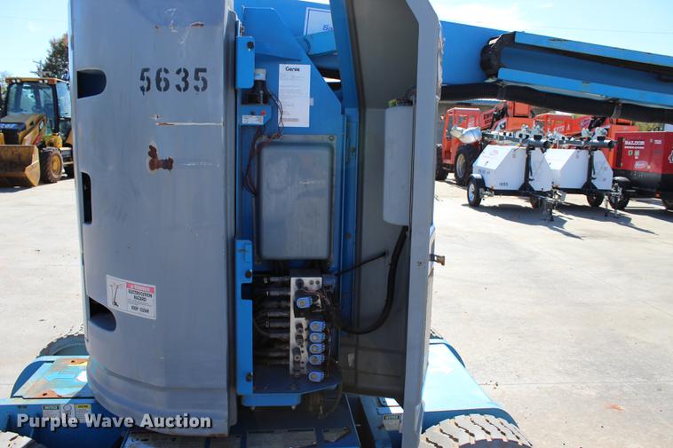 image for item BE9426 2006 Genie Z-30/20N boom lift