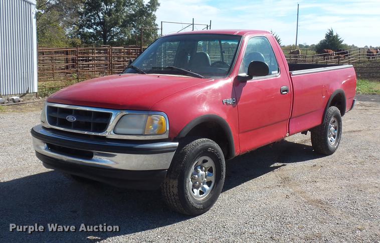 image for item BV9192 1997 Ford F250 HD pickup truck