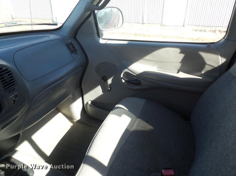 image for item BV9192 1997 Ford F250 HD pickup truck