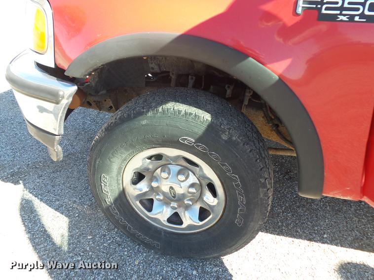 image for item BV9192 1997 Ford F250 HD pickup truck