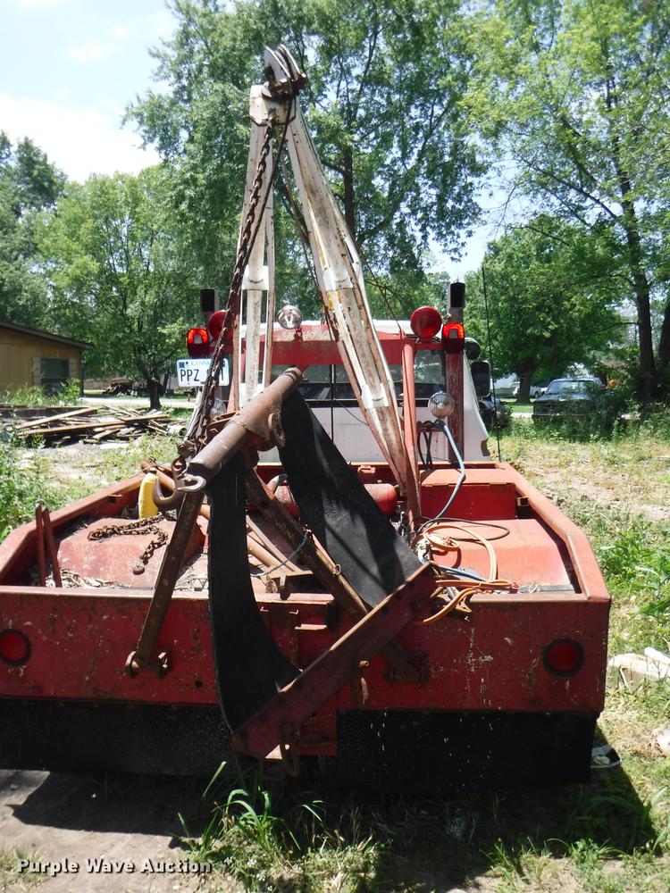 image for item CA9617 1978 Ford F350 tow truck