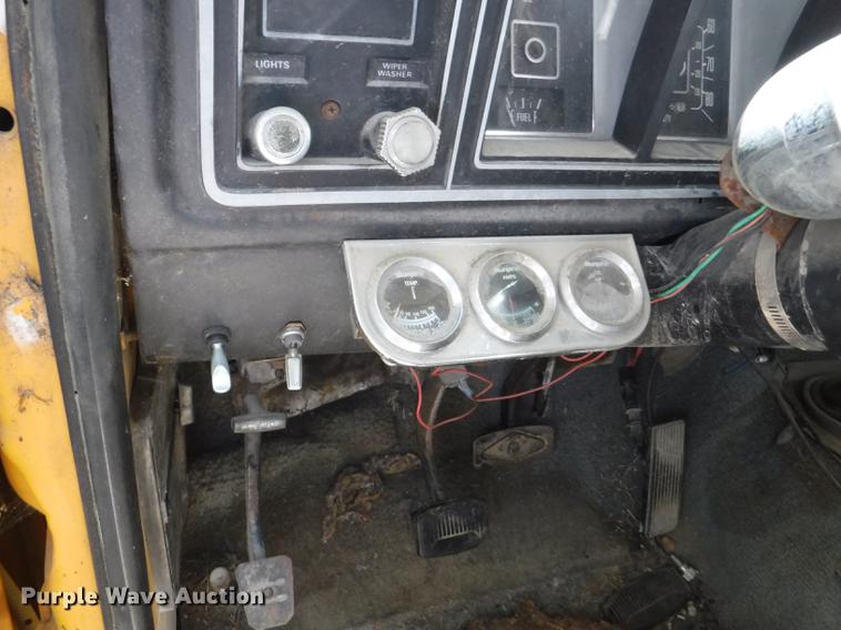 image for item CA9617 1978 Ford F350 tow truck