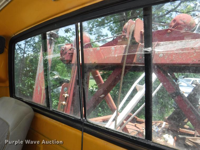 image for item CA9617 1978 Ford F350 tow truck