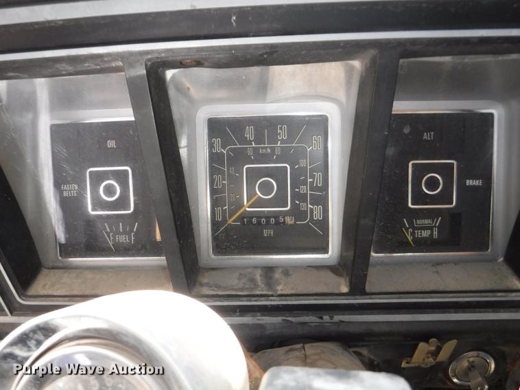 image for item CA9617 1978 Ford F350 tow truck