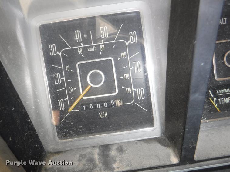 image for item CA9617 1978 Ford F350 tow truck