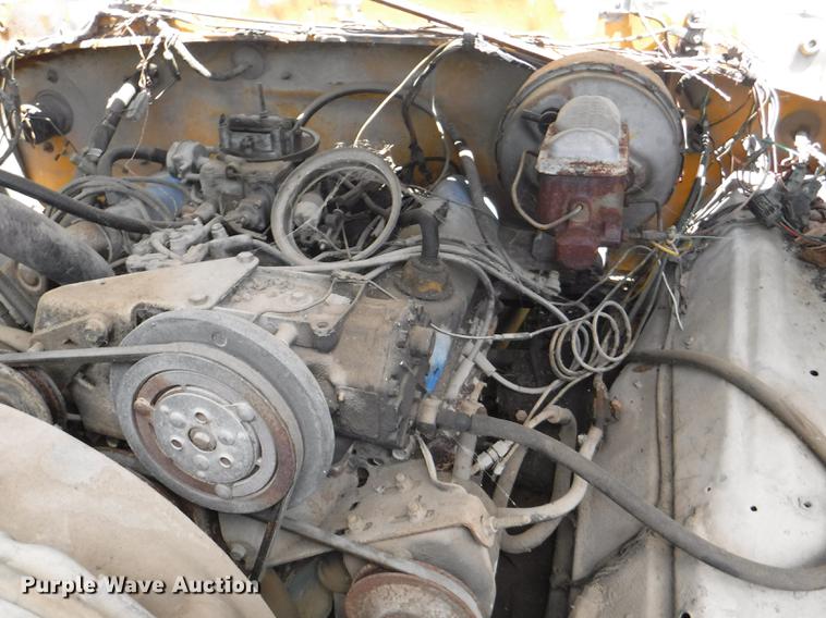 image for item CA9617 1978 Ford F350 tow truck