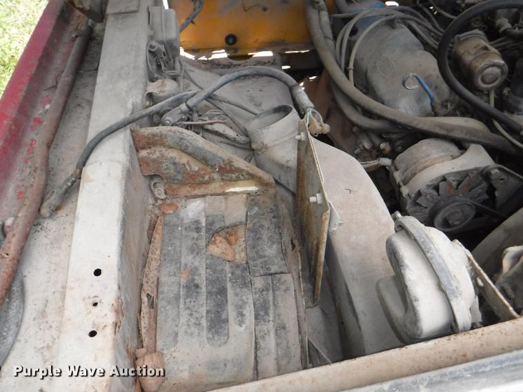 image for item CA9617 1978 Ford F350 tow truck