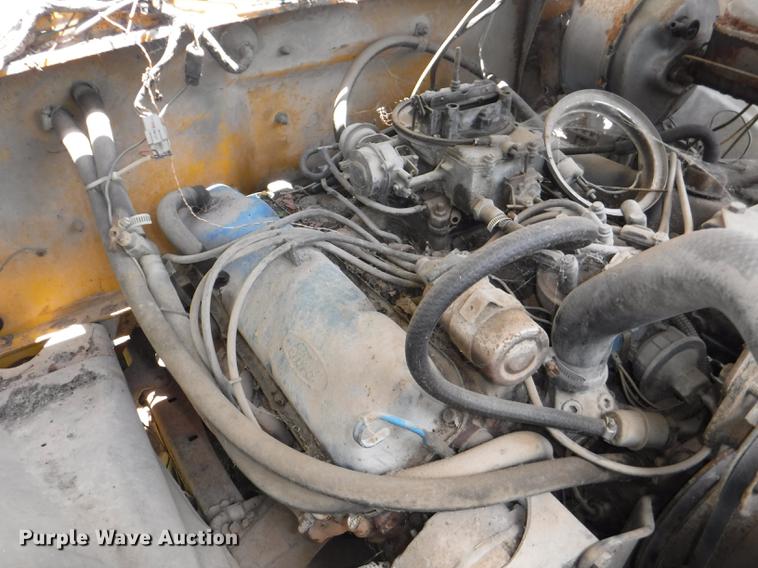 image for item CA9617 1978 Ford F350 tow truck