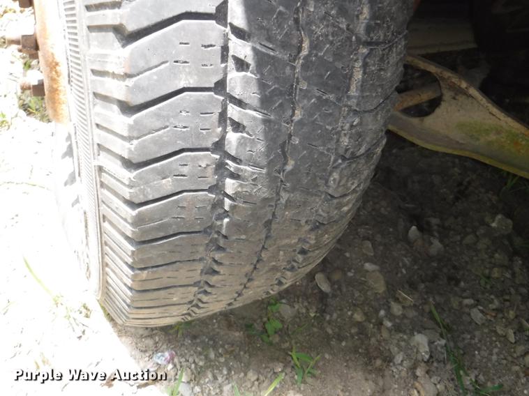 image for item CA9617 1978 Ford F350 tow truck