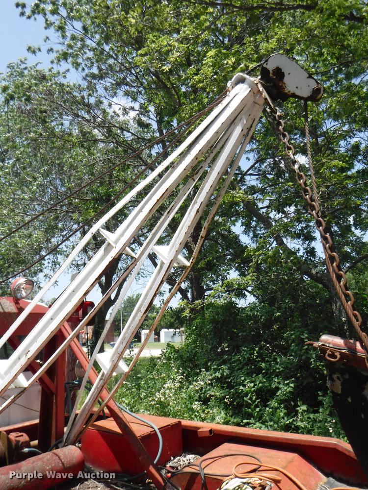 image for item CA9617 1978 Ford F350 tow truck