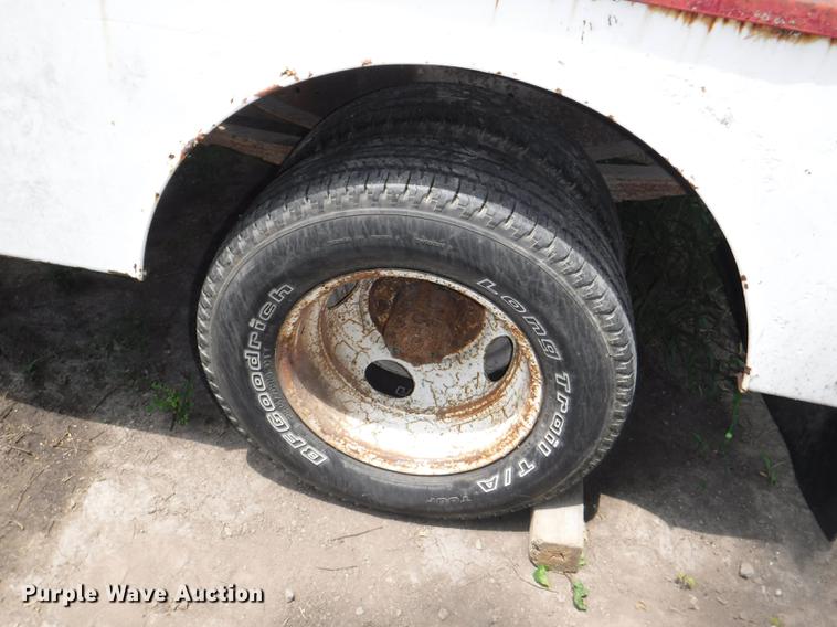 image for item CA9617 1978 Ford F350 tow truck