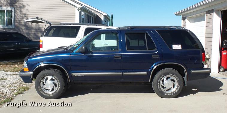 image for item DA0890 1998 Chevrolet Blazer SUV